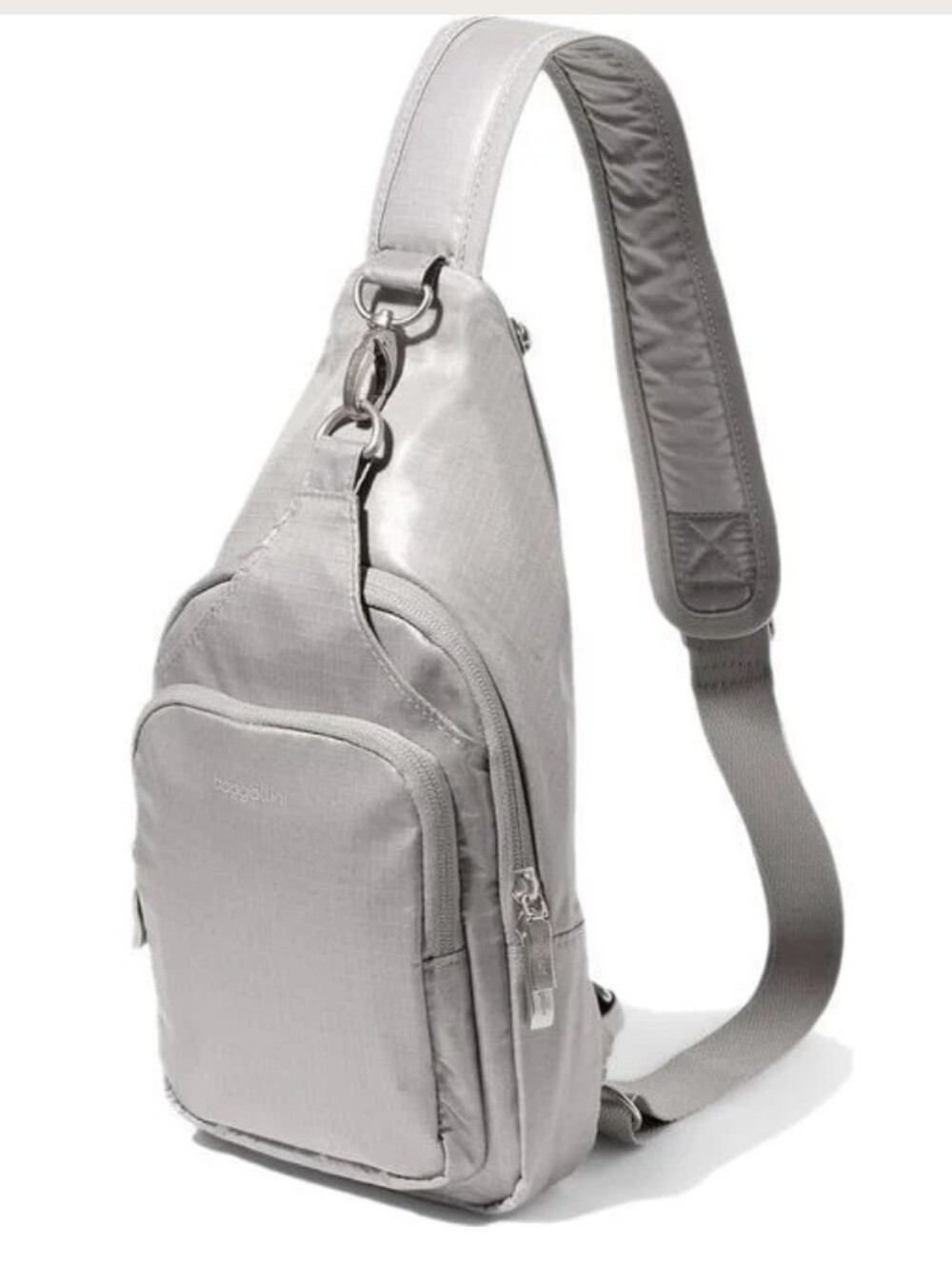 Baggallini’s Central Park Sling Bag NWT Silver